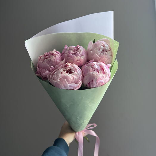Пионы розовые, букет с 5 пионами, Сара Бернард