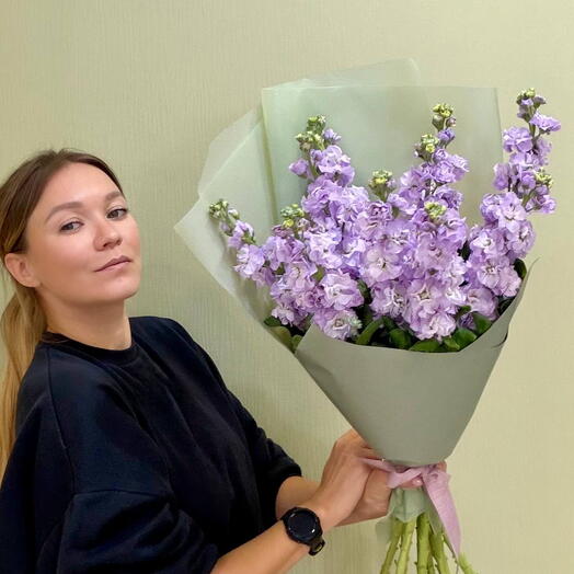 Букет из ароматной фиолетовой маттиолы 9 шт