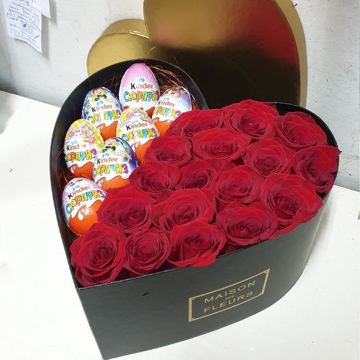 Сердце из роз с киндерами