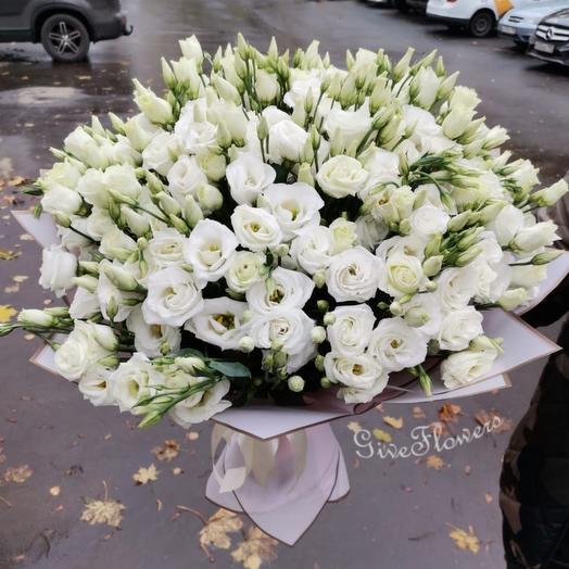 Букет из 41 белой эустомы