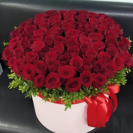 77 roses in a box
