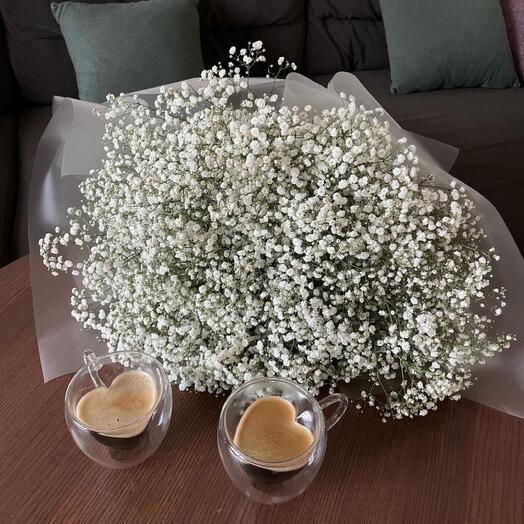 Букет из белой нежной гипсофилы