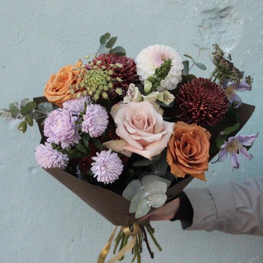 Розы-ириски, колокольчик и зонтики