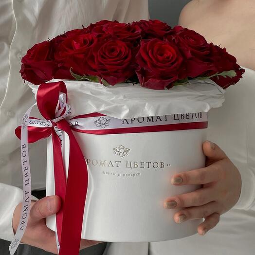 Composición de 23 rosas rojas