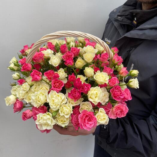 Basket with bush roses 35 branches