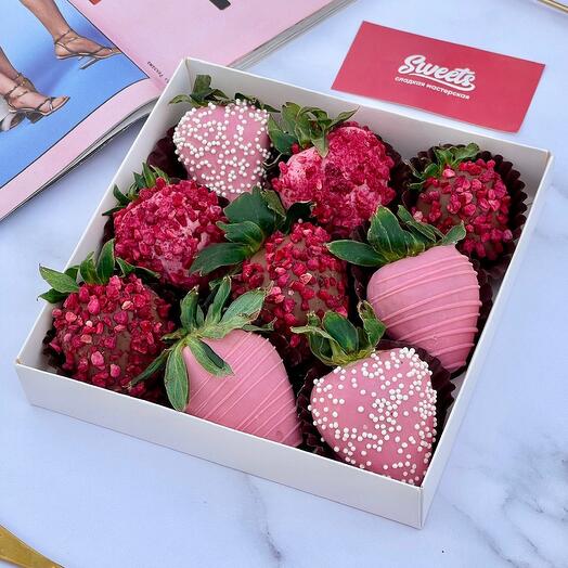 Клубника в шоколаде 9-12 шт - Pink