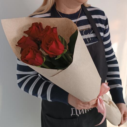 Monobucket made of red rose