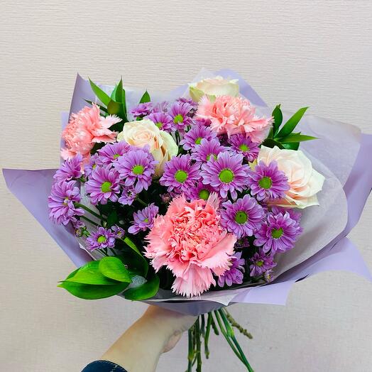Ramo con rosas y Santini
