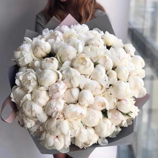 Ramo de 101 peonías blancas " ADORE!"