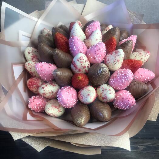 Ramo de fresas en chocolate "juego de sentimientos"
