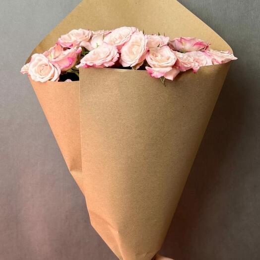 Bouquet of bush rose Reflex 11 pcs in craft
