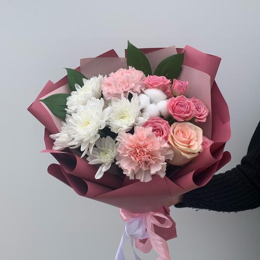 Ramo con algodón, rosa y claveles