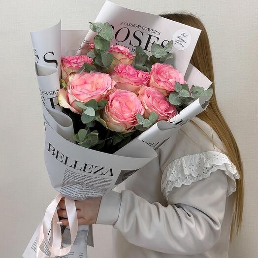 Rosas y eucaliptos