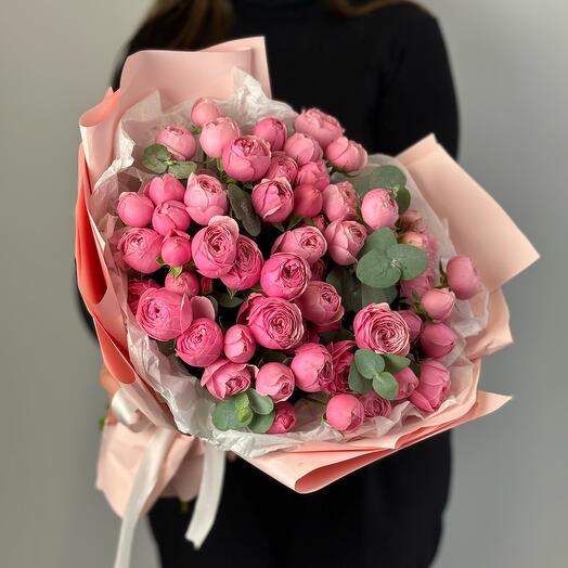 Magnificent bouquet of 7 pink peony-shaped silva pink roses