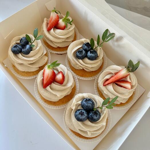 Raspberry/pistachio cupcakes 6 pcs