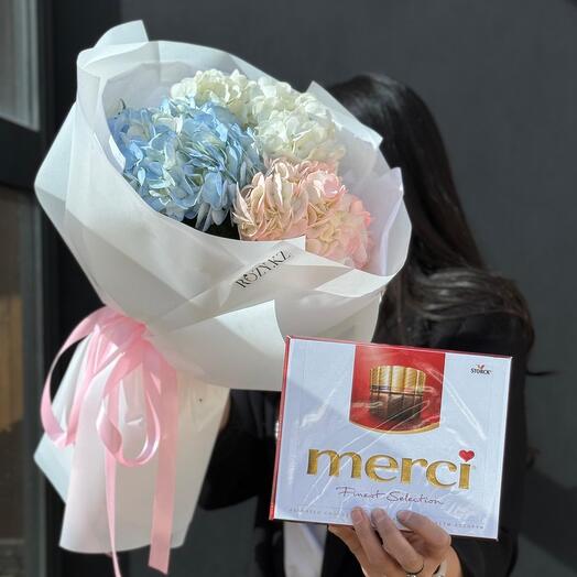 Моно букет с Гортензией и мерси