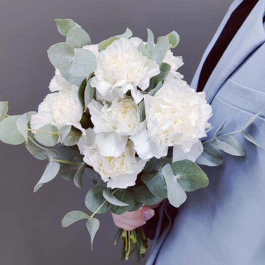 Букет невесты из белого Диантуса(гвоздика )и эвкалипта