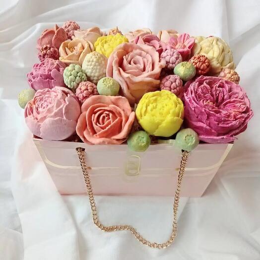 Шоколадный букет цветов ShokoTrendy в сумочке, 330 г