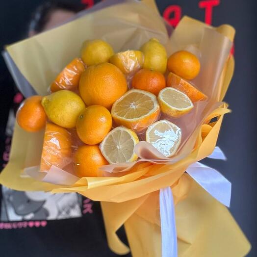 Букет из мандаринов, апельсинов и лимонов