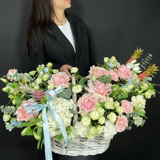 Корзина с цветами