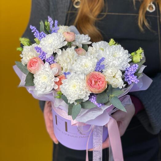 Charming composition with lavender notes (313)