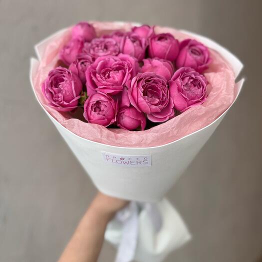 Ramo de rosas de peonía arbustiva