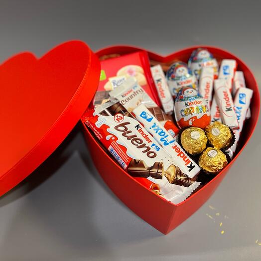 Киндер букет в коробке сердце