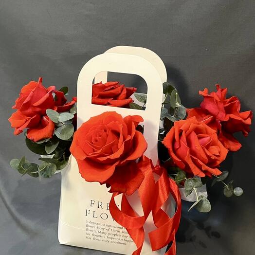 Rosas francesas en el bolso