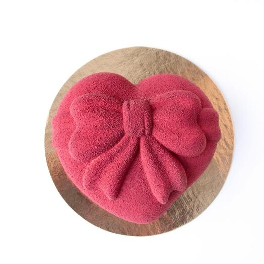 Муссовый торт Сердце с бантом для двоих подарок любовь