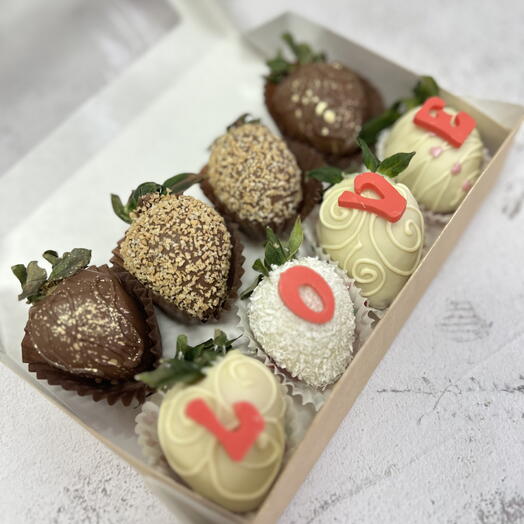Клубника в шоколаде LOVE