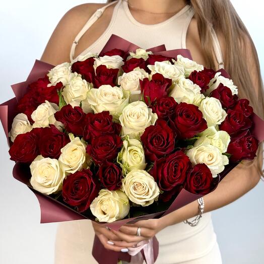 Микс из красно-белых роз 51 💕