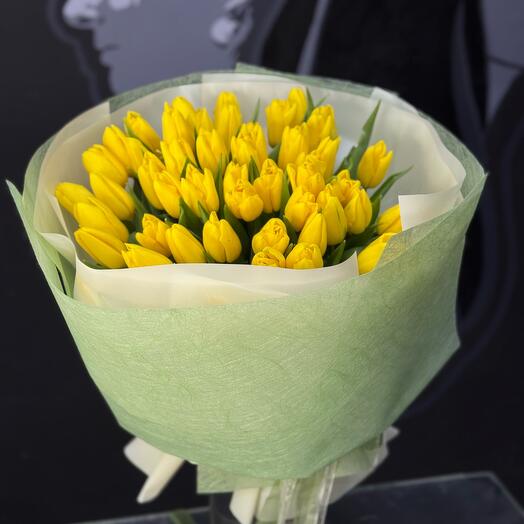 Букет с желтыми тюльпанами 51шт