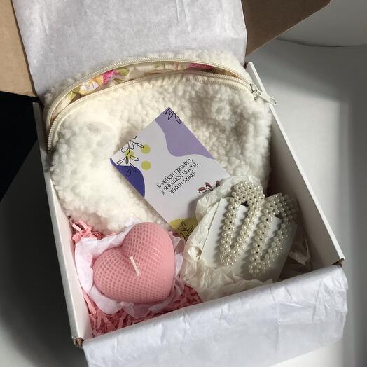 Box «Набор с косметичкой»