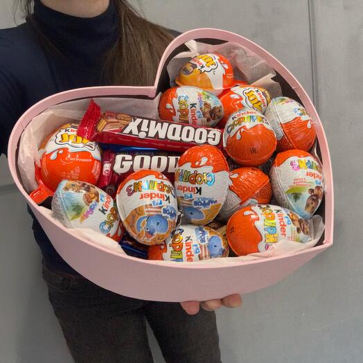 Комплимент в форме сердца с киндерами
