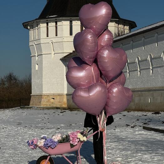 Фонтан из огромных сердец