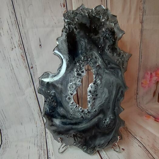 Панно камня с жеодой из смолы