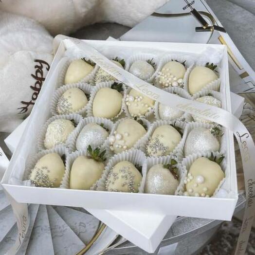 Клубника в Шоколаде 16-25 шт. Бельгийский шоколад Callebaut. Набор 1156. Leora chocolate