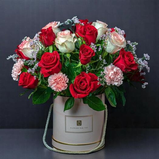Amazing Box Arrangement – Red   Pink Rose Mix with Carnations