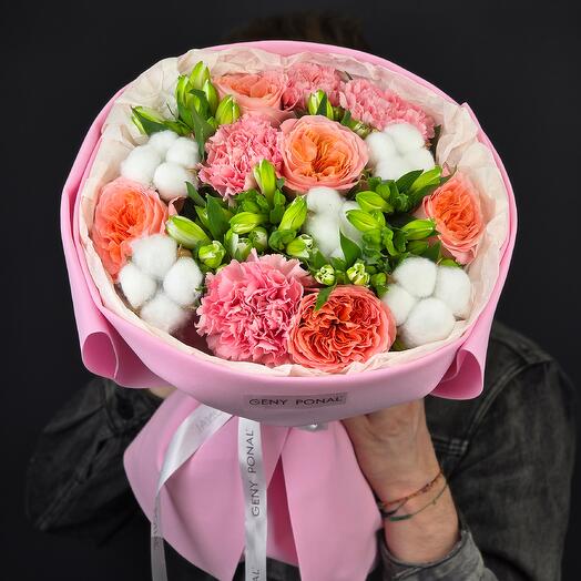 Авторский букет "Pink marshmallows ️" с пионовидными розами