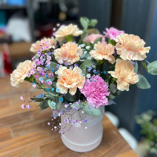 Коробка из гвоздик микс