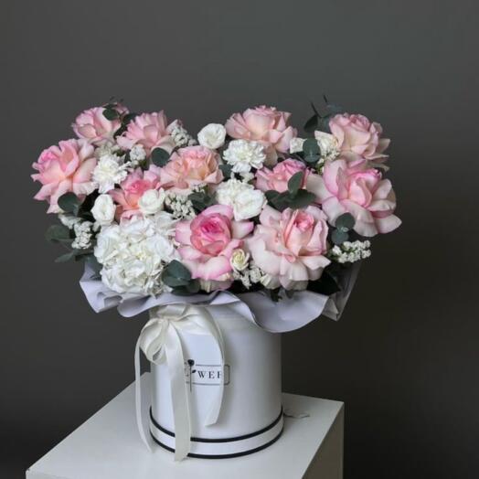 Флер де Роз - Букет в стильной коробке