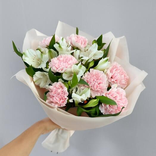 Delicate bouquet with dianthus and alstroemeria