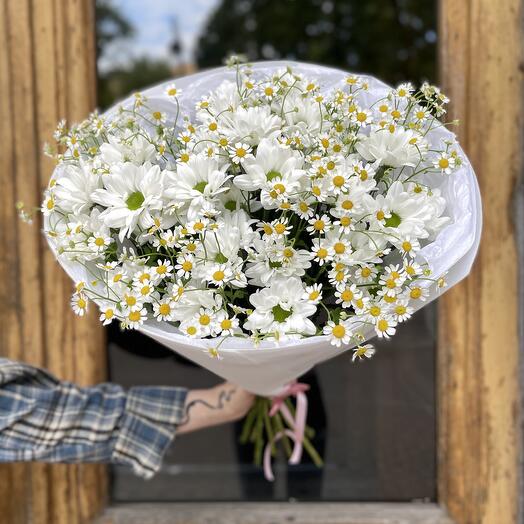 Букет ромашек и хризантем