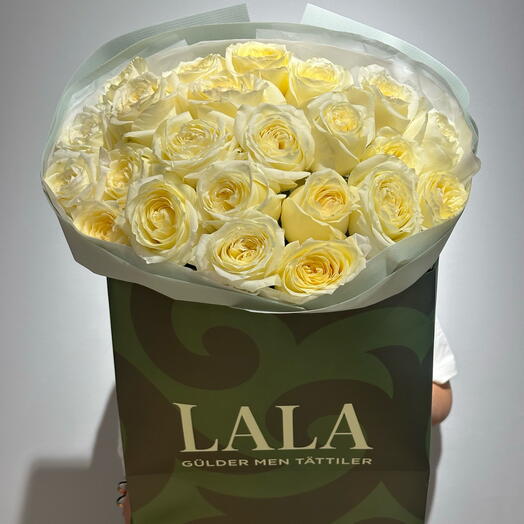 Букет из розы кондилайт пионовидная