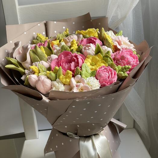 Букет из зефира ручной работы "Пионы и мимоза" на день рождения, праздник, торжество