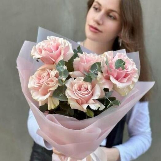 Букет из 5 розовых французских роз