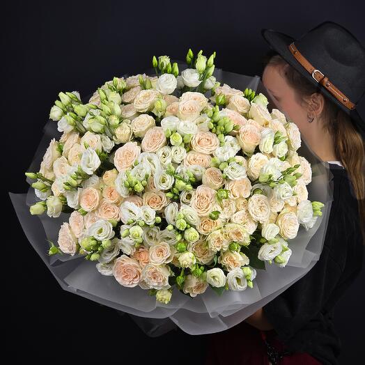 Авторский букет " Queen Elizabeth 🌸" с кустовыми розами и эустомой