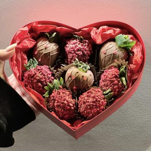 Клубника в шоколаде love "xs"