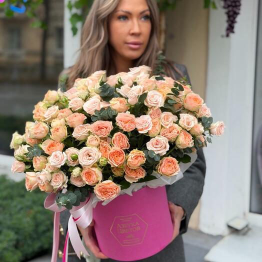 Кустовые розы 🌹 в шляпной коробке