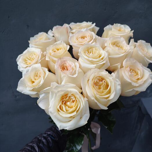 Букет роз из пионовидных